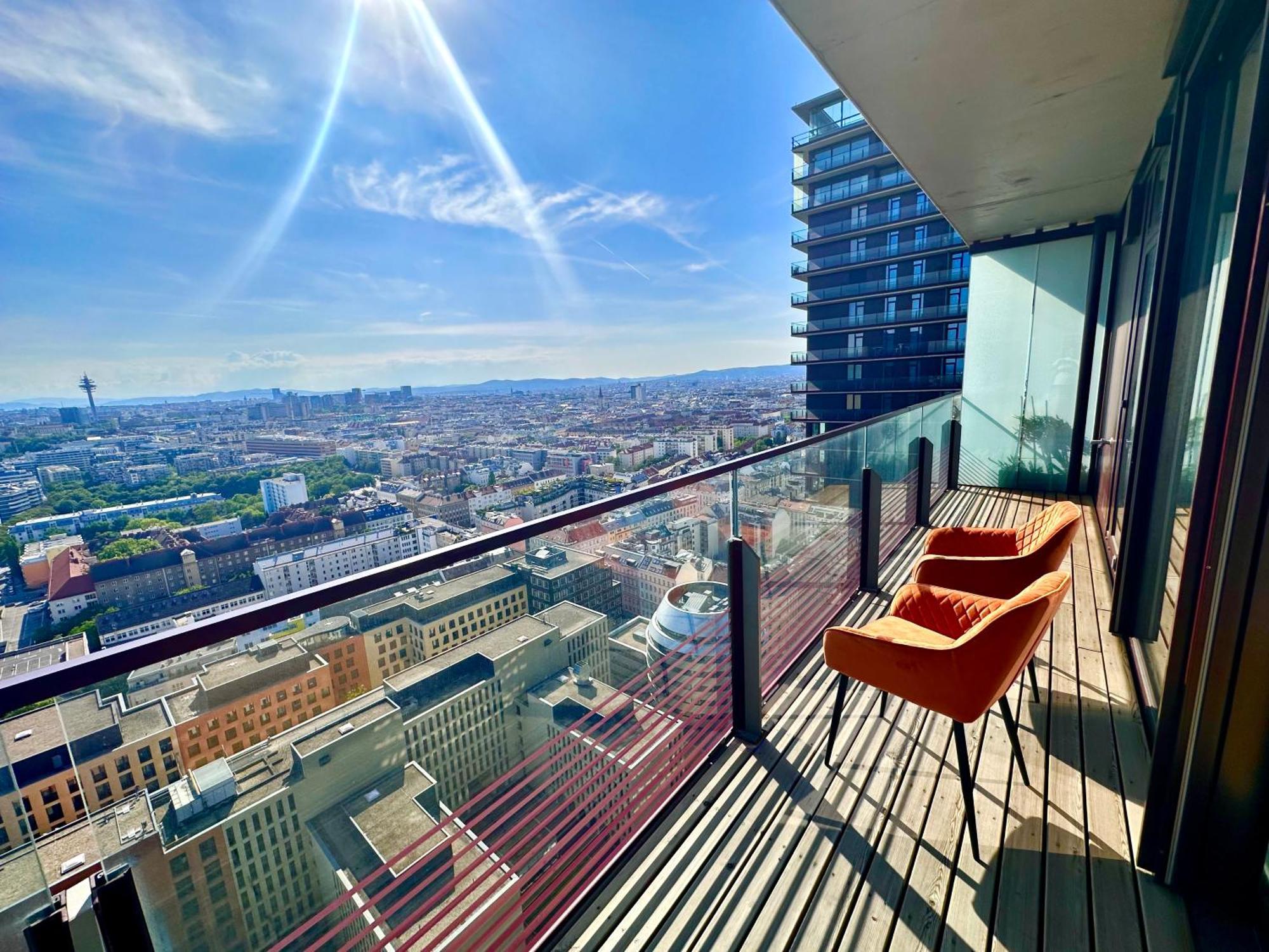 Luxury Penthouse I Rooftop Pool I Self Check-In Відень Екстер'єр фото