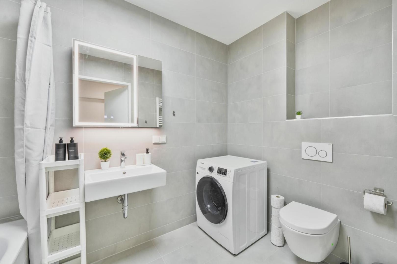 Luxury Penthouse I Rooftop Pool I Self Check-In Відень Екстер'єр фото